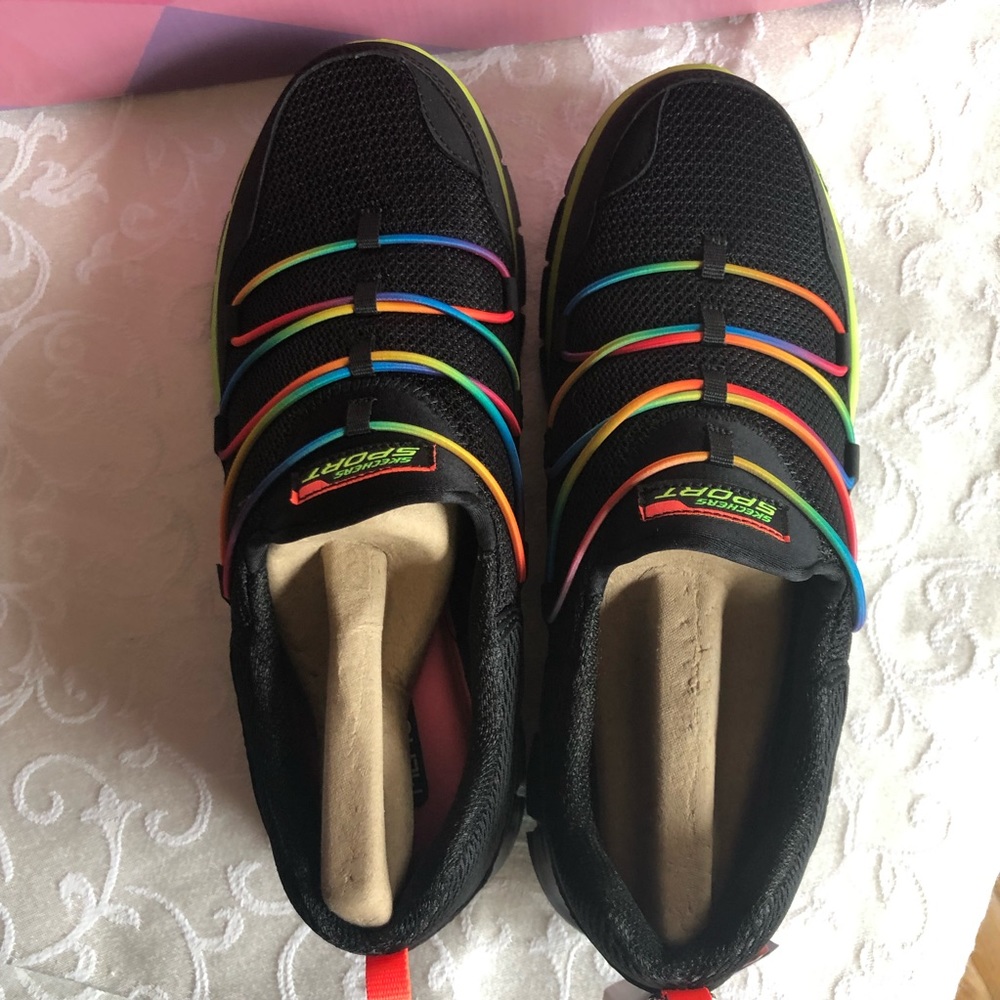 Skechers Memory Form Walking Sneakers 8.5Wide